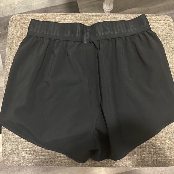 Gym Shark Training Loose Fit Shorts - Picture 2 of 2